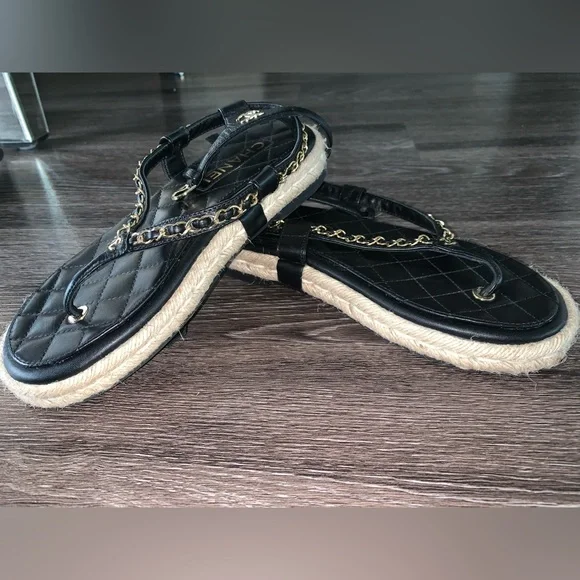 Authentic CHANEL sandals - Picture 2 of 6